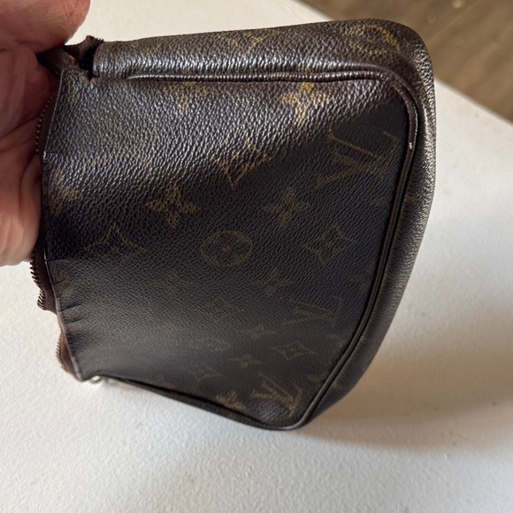 Louis Vuitton Brown Monogram Pouch authentic - Picture 5 of 16